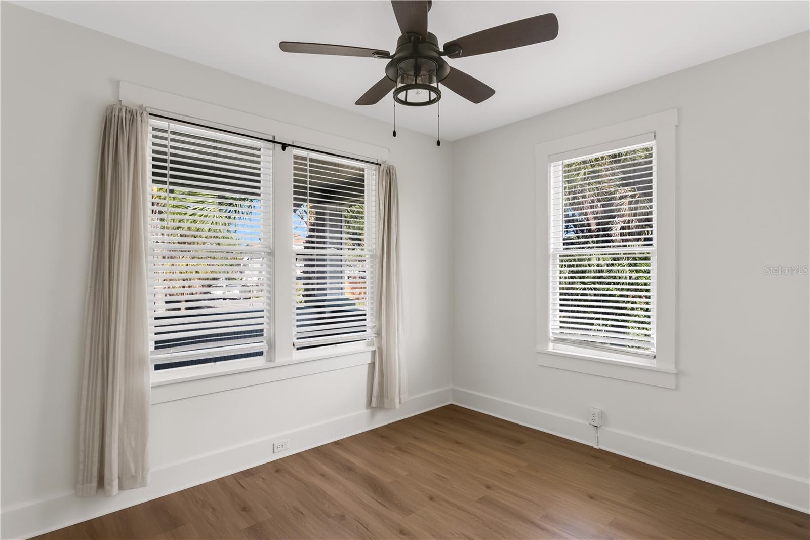 ROUSLYNN - Residential