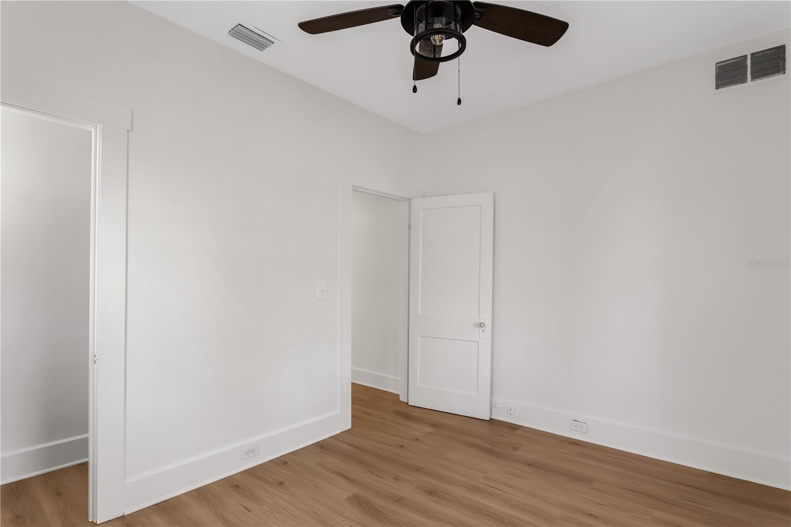 ROUSLYNN - Residential