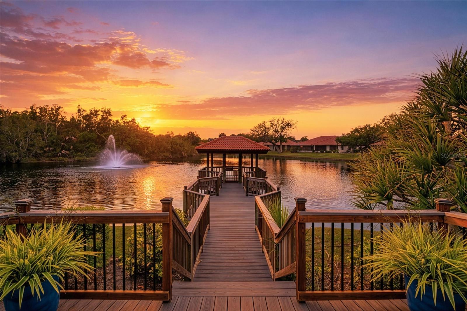 LAUREL HOLLOW - Residential