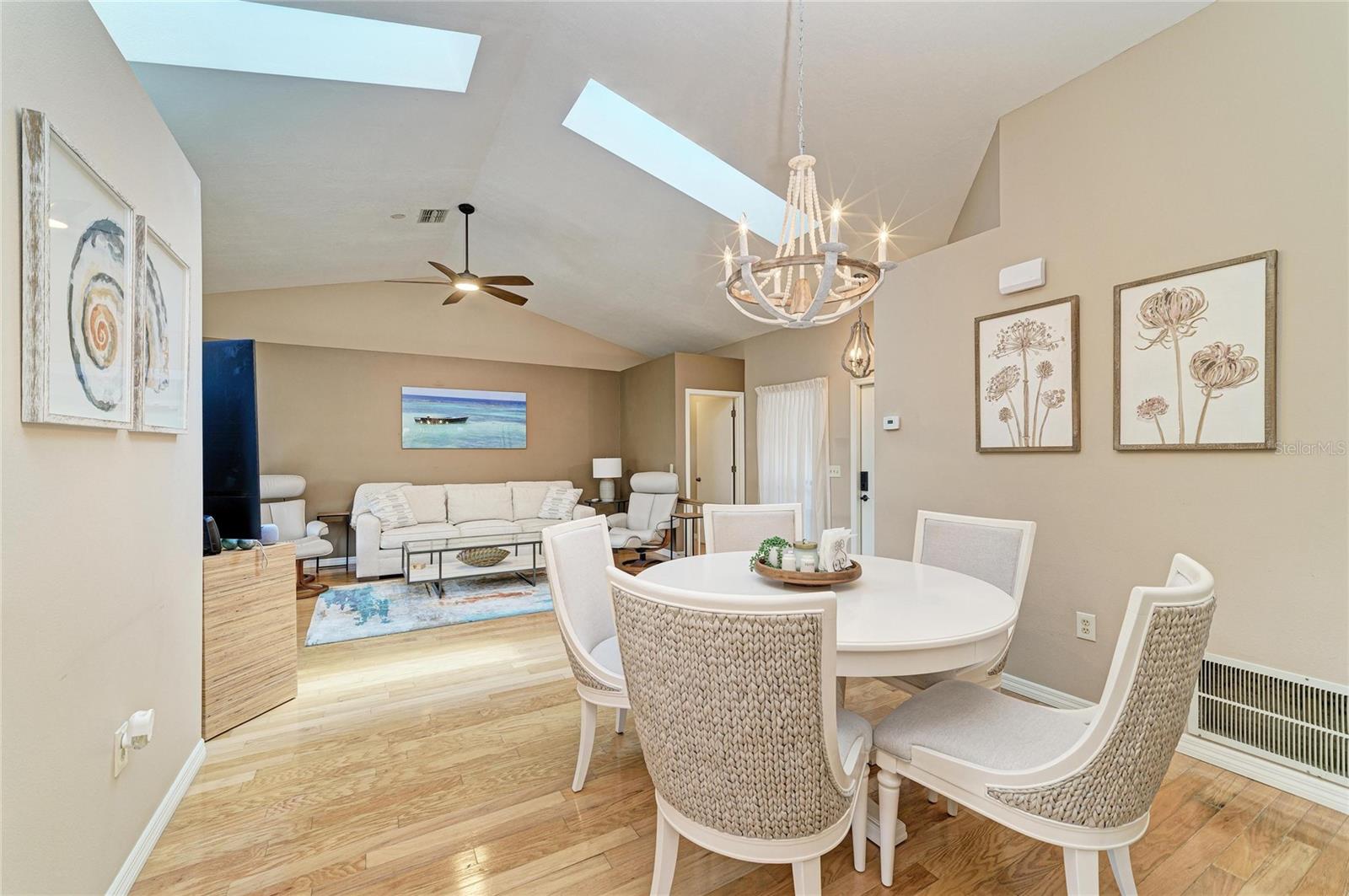 LAUREL HOLLOW - Residential