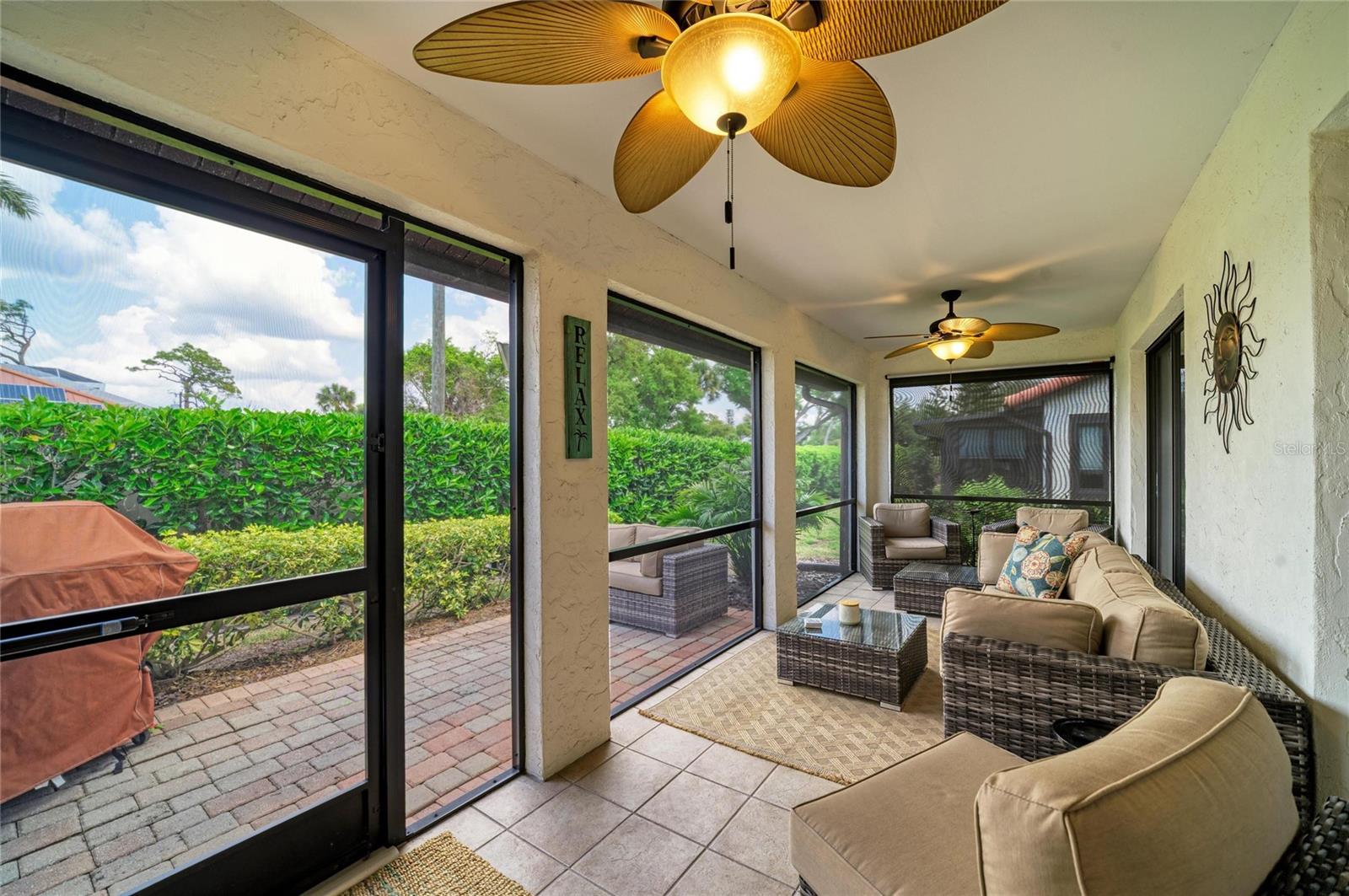 LAUREL HOLLOW - Residential