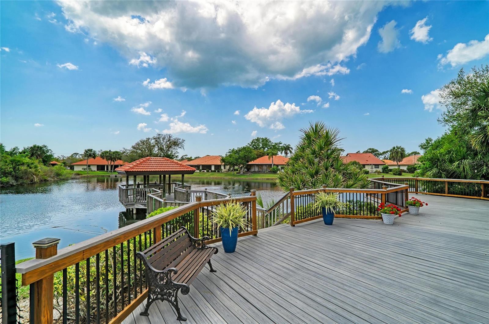 LAUREL HOLLOW - Residential