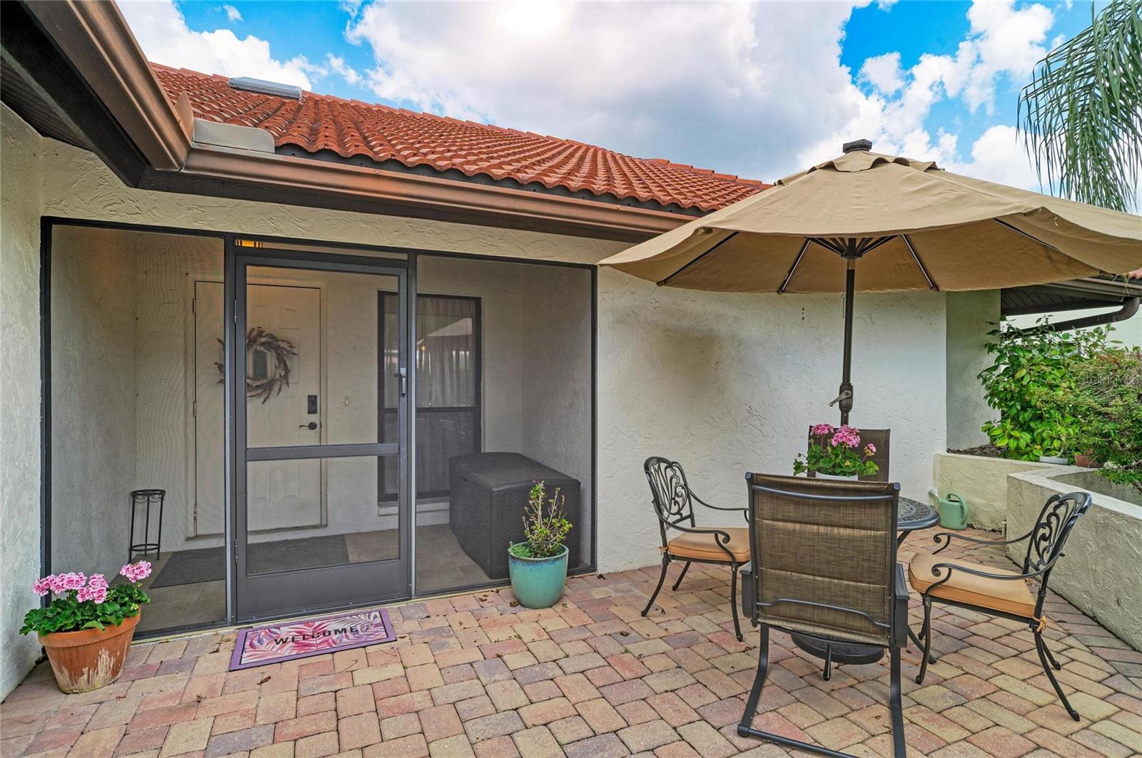 LAUREL HOLLOW - Residential