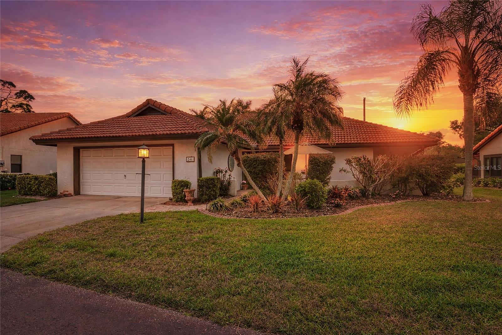 LAUREL HOLLOW - Residential