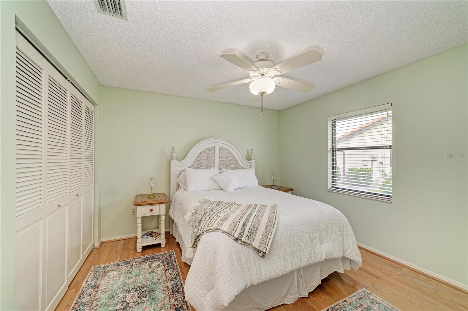 LAUREL HOLLOW - Residential