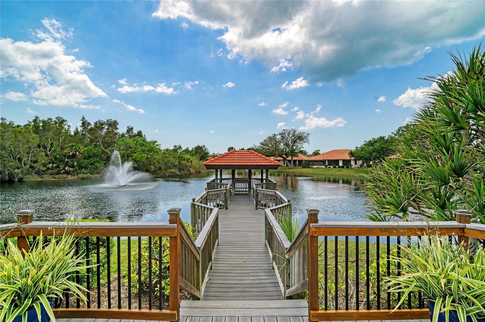 LAUREL HOLLOW - Residential