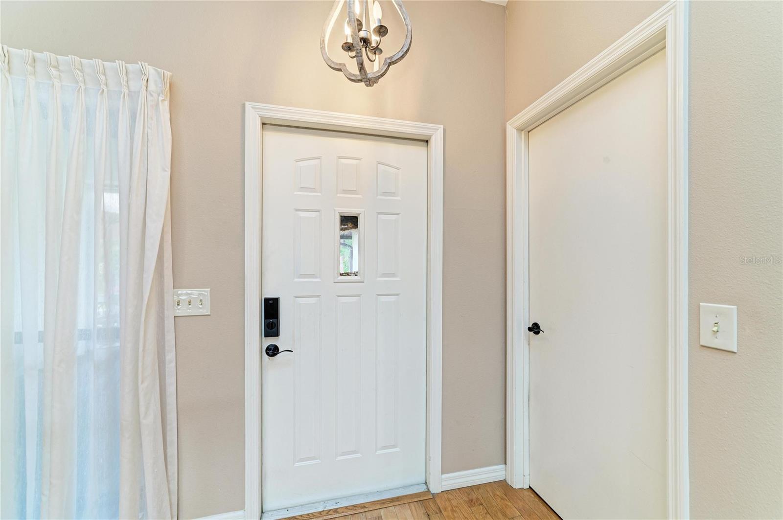 LAUREL HOLLOW - Residential