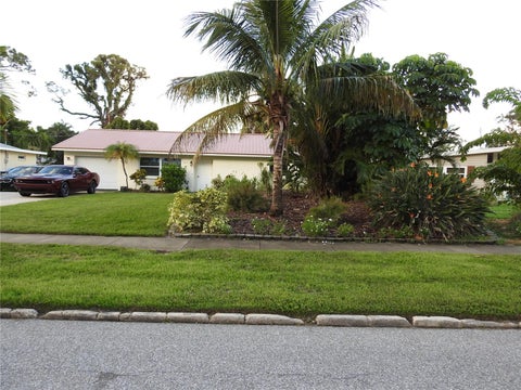 7611 Senrab Drive, Bradenton, FL 34209