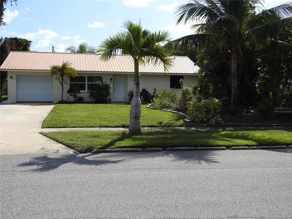 Photo of 7611 Senrab Drive, Bradenton, FL 34209 (MLS # O6444495)