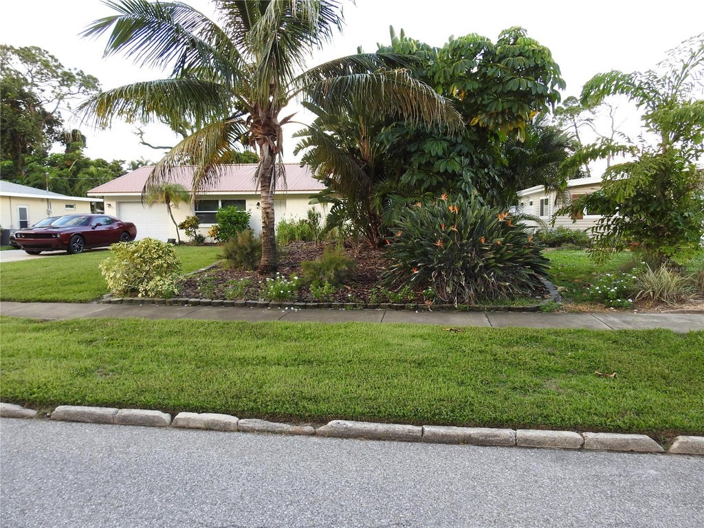 Photo of 7611 Senrab Drive, Bradenton, FL 34209 (MLS # O6444495)