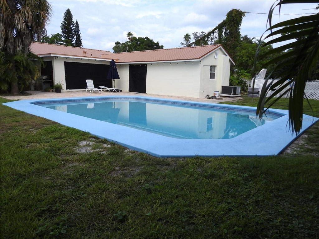Photo of 7611 Senrab Drive, Bradenton, FL 34209 (MLS # O6444495)