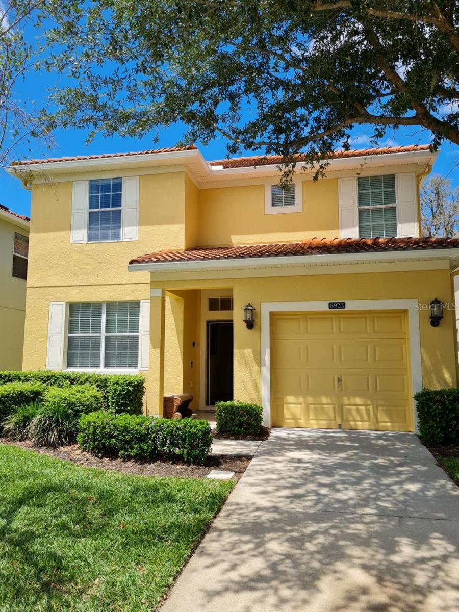 8923 CUBAN PALM ROAD