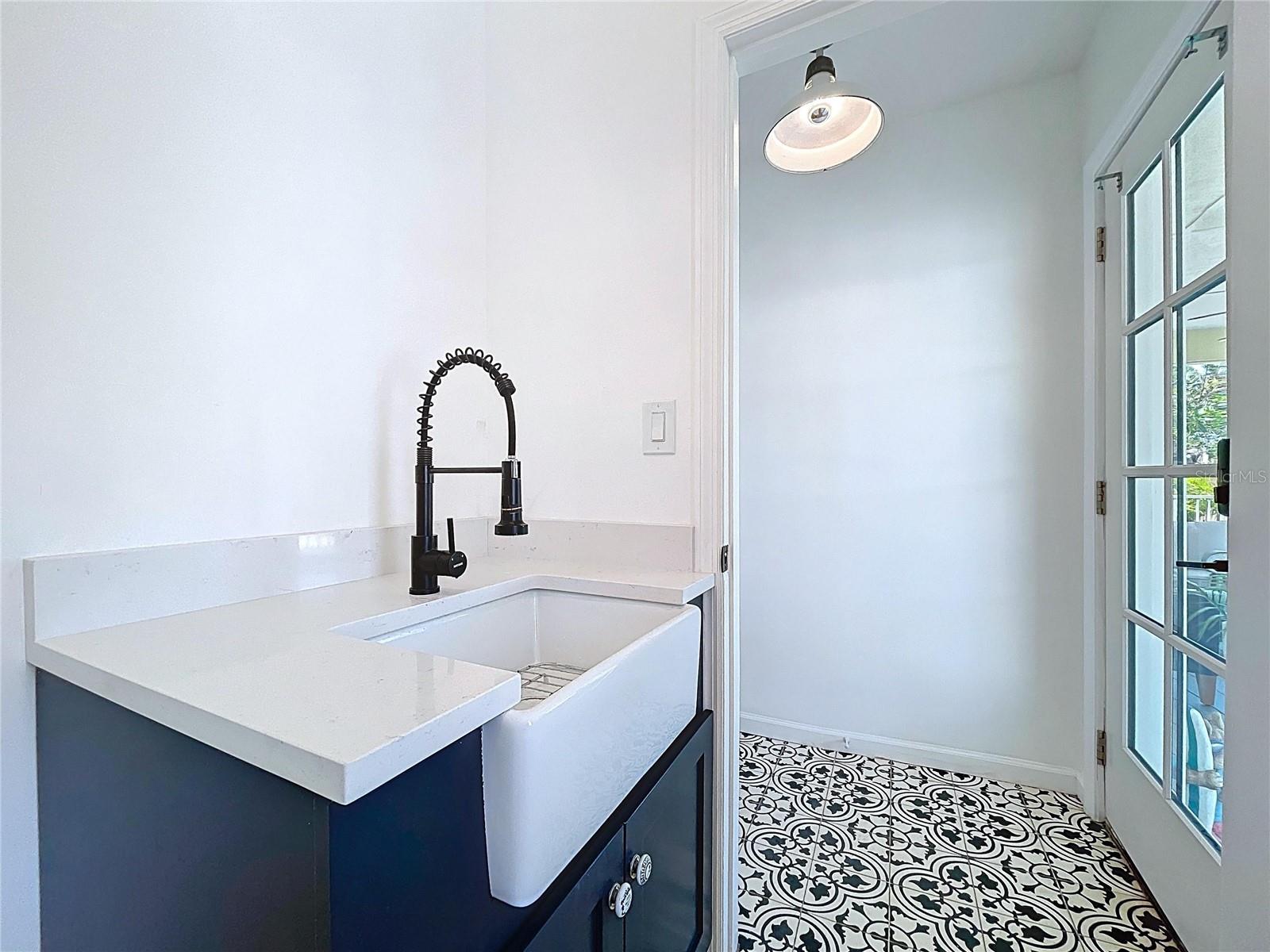 BAY ISLAND - Residential