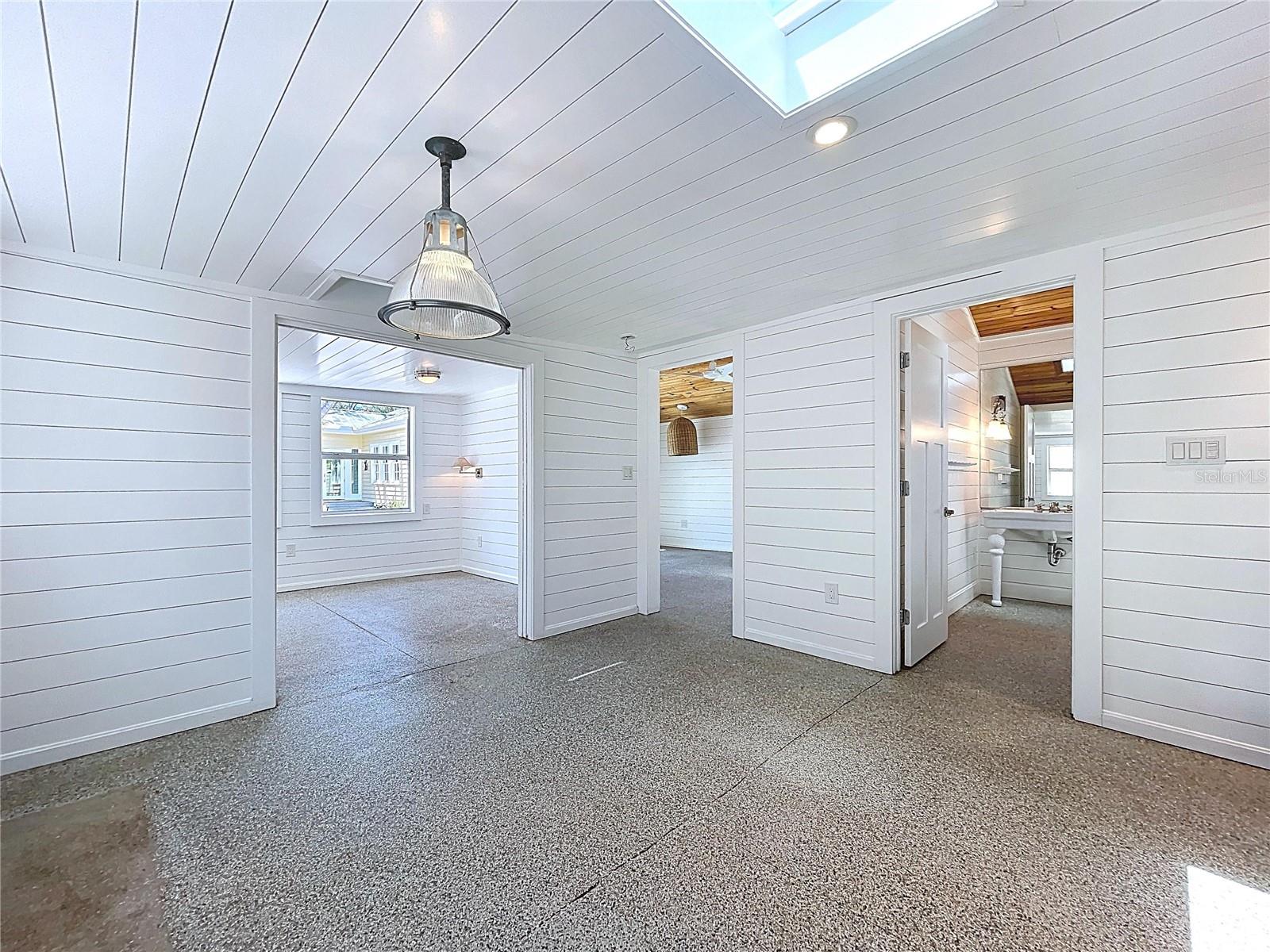 BAY ISLAND - Residential