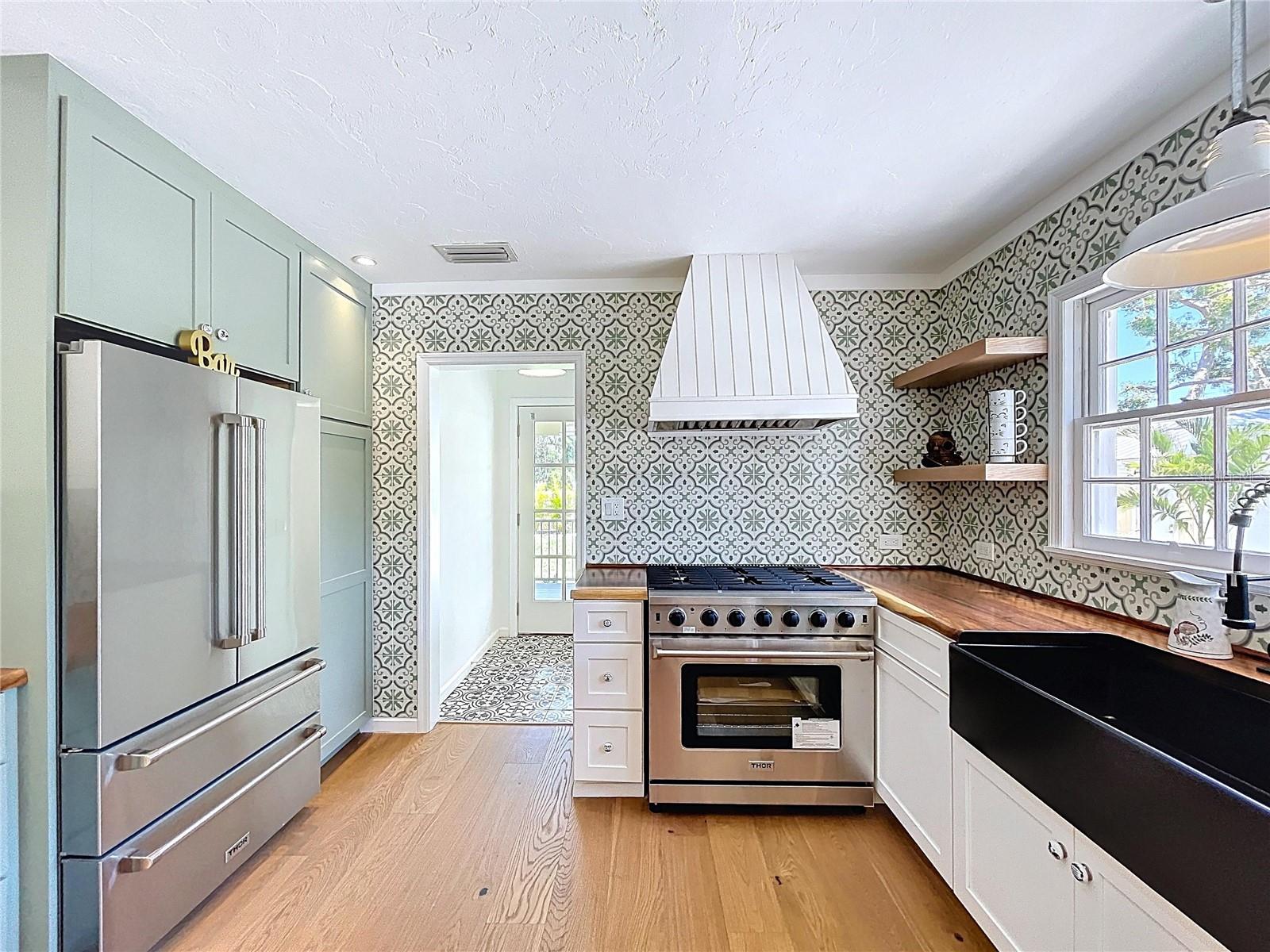 BAY ISLAND - Residential