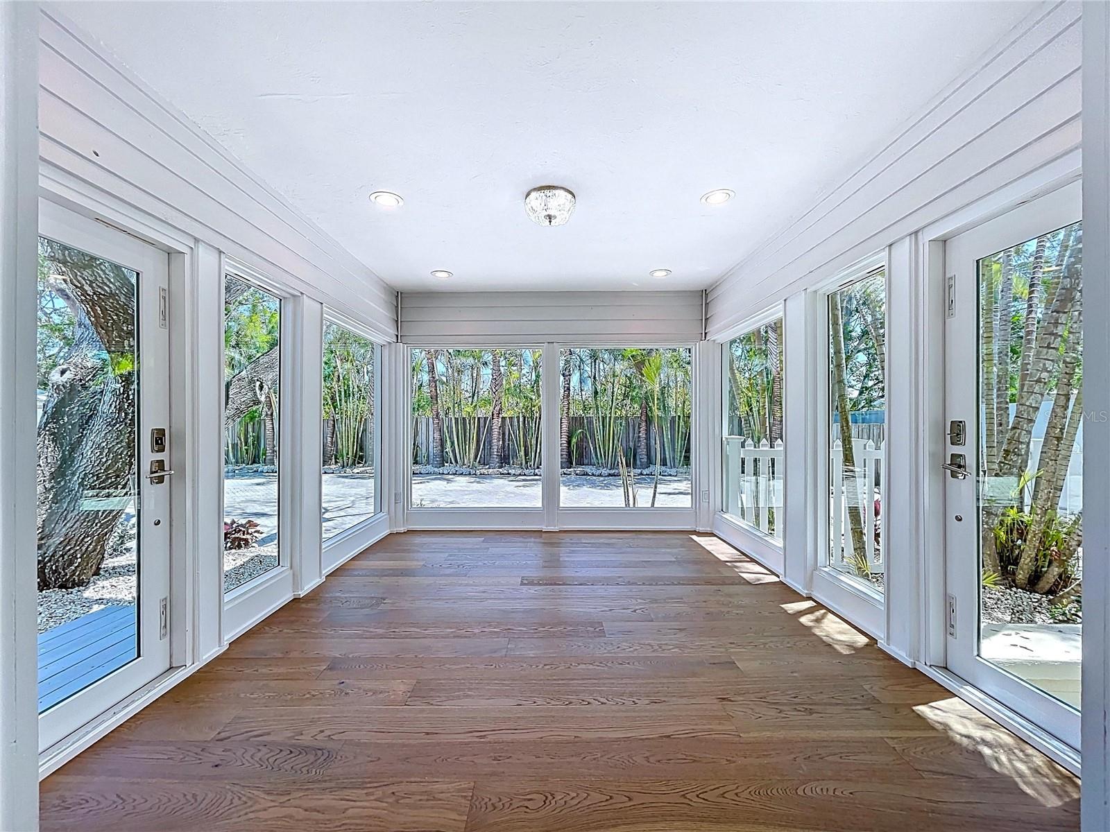 BAY ISLAND - Residential