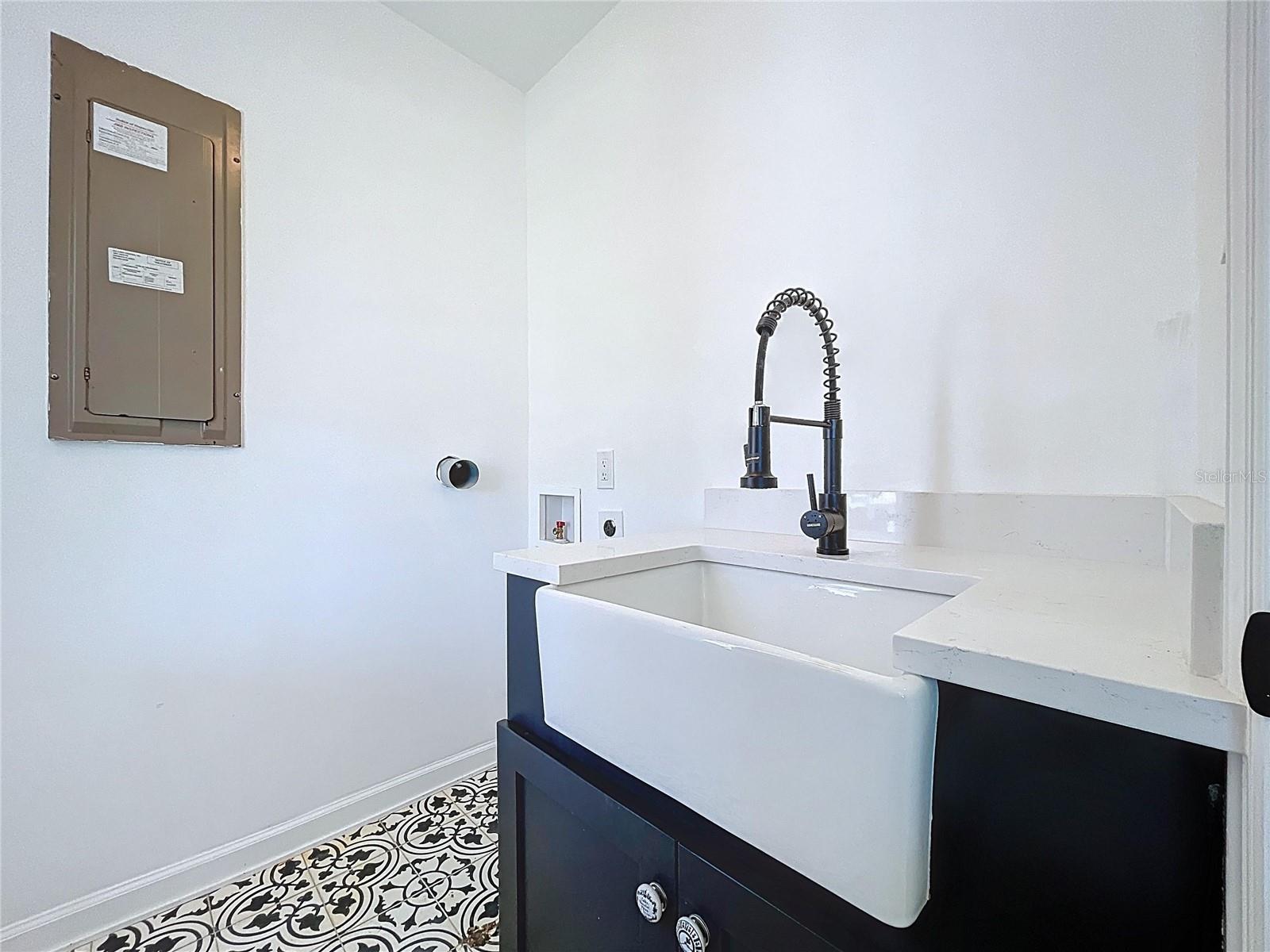 BAY ISLAND - Residential