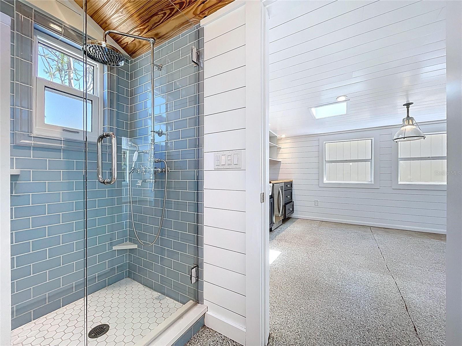 BAY ISLAND - Residential