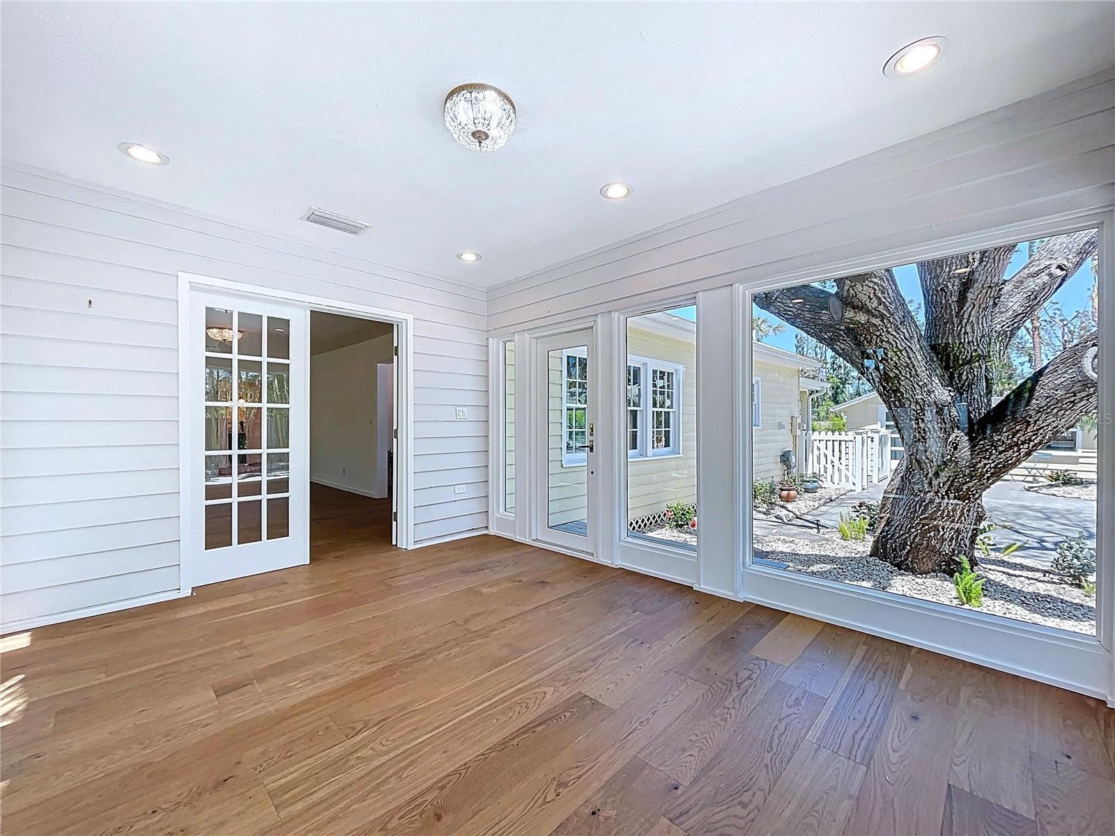 BAY ISLAND - Residential