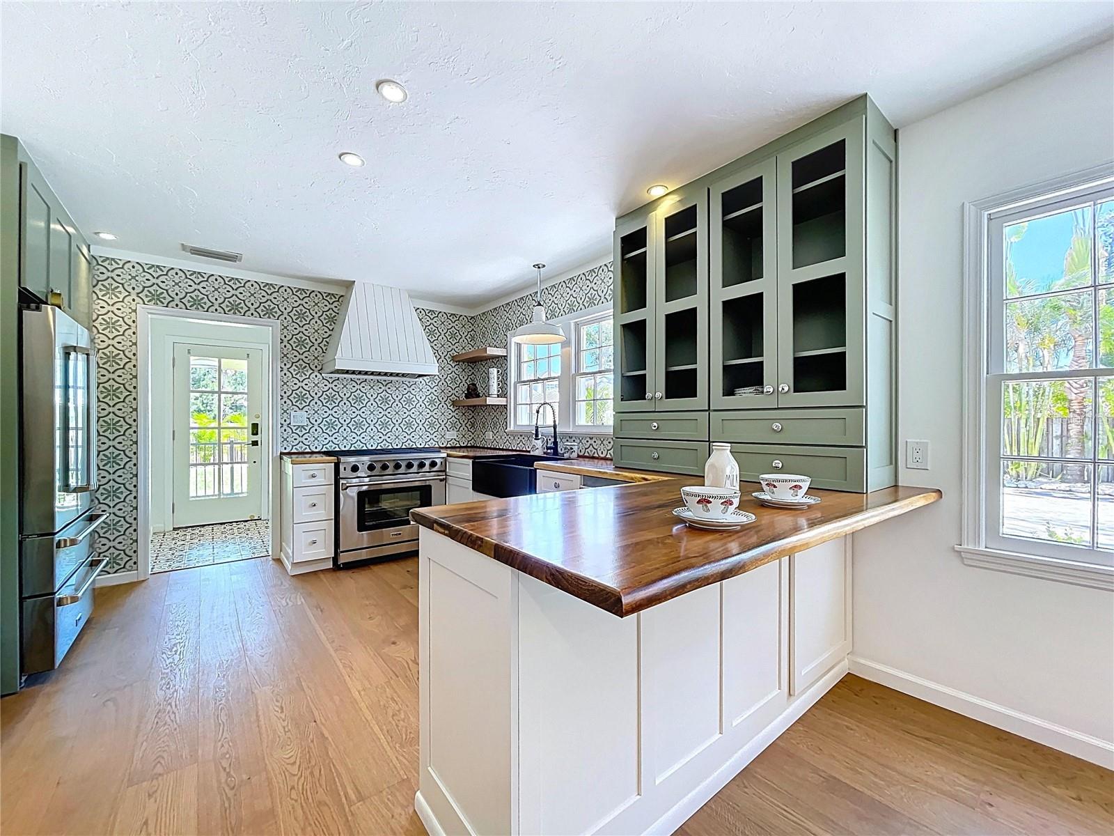 BAY ISLAND - Residential