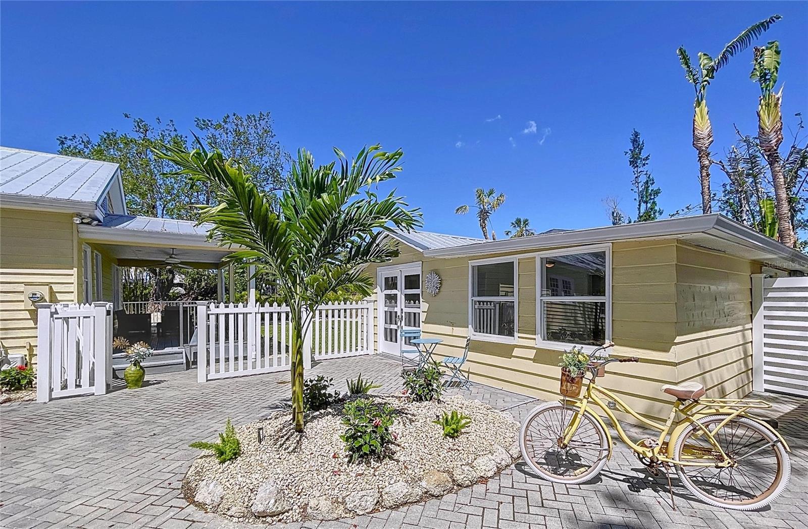 763 SIESTA DRIVE