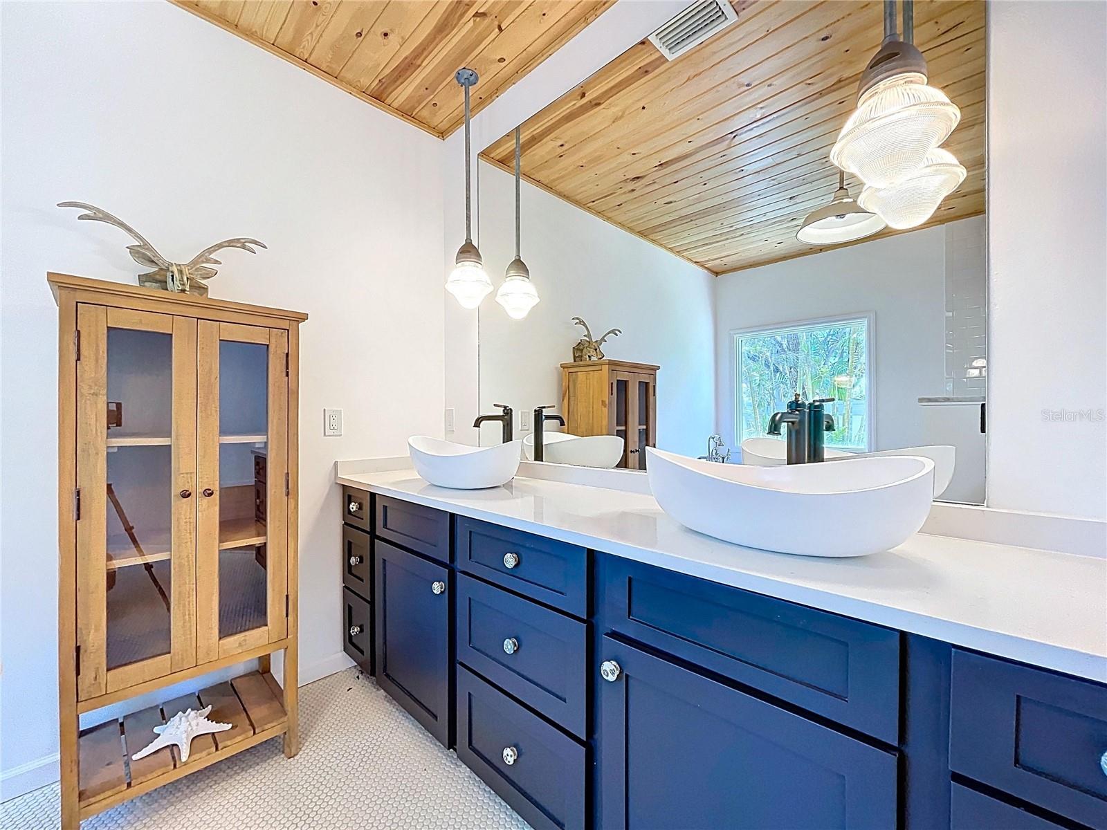 BAY ISLAND - Residential