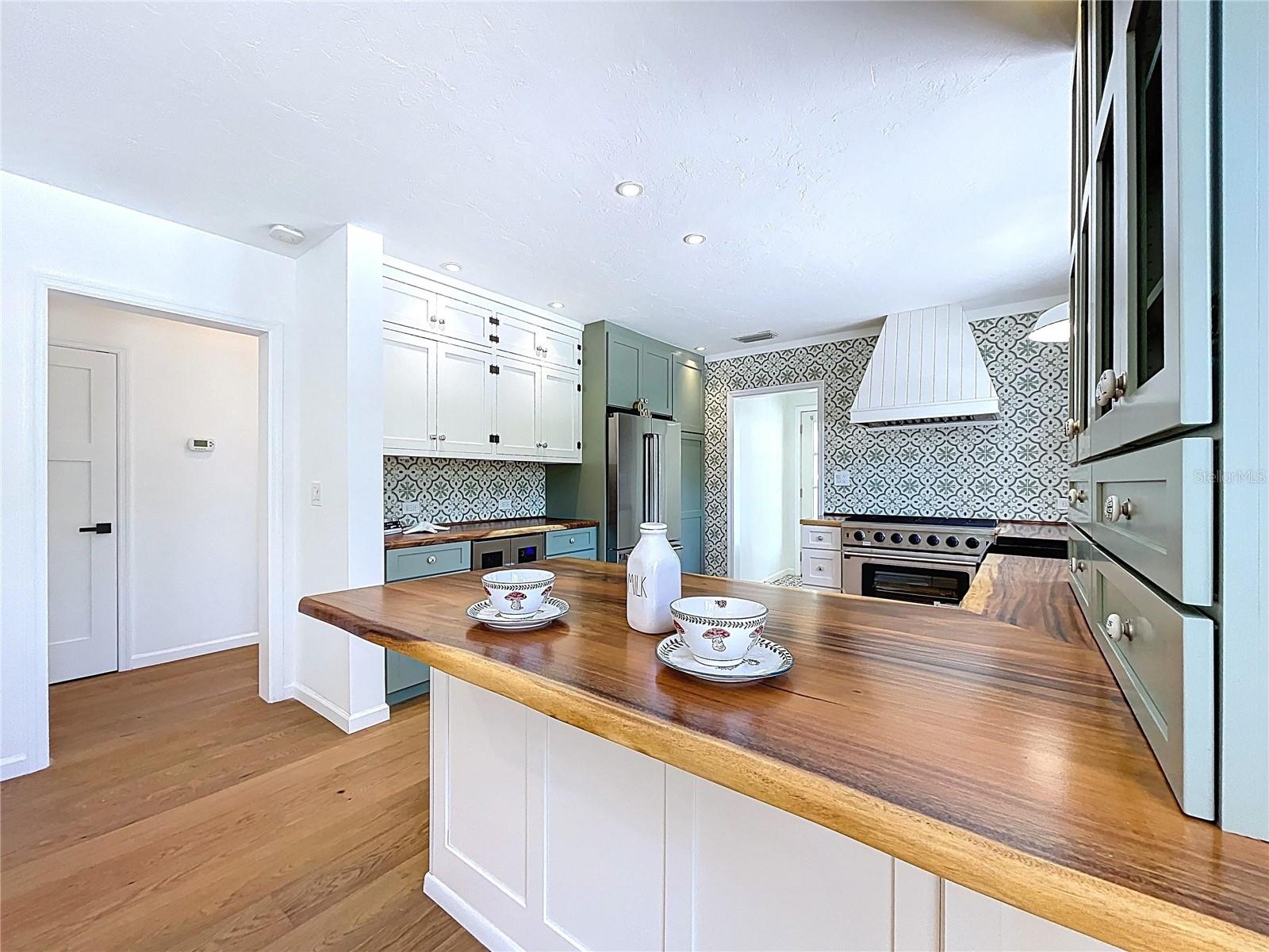 BAY ISLAND - Residential