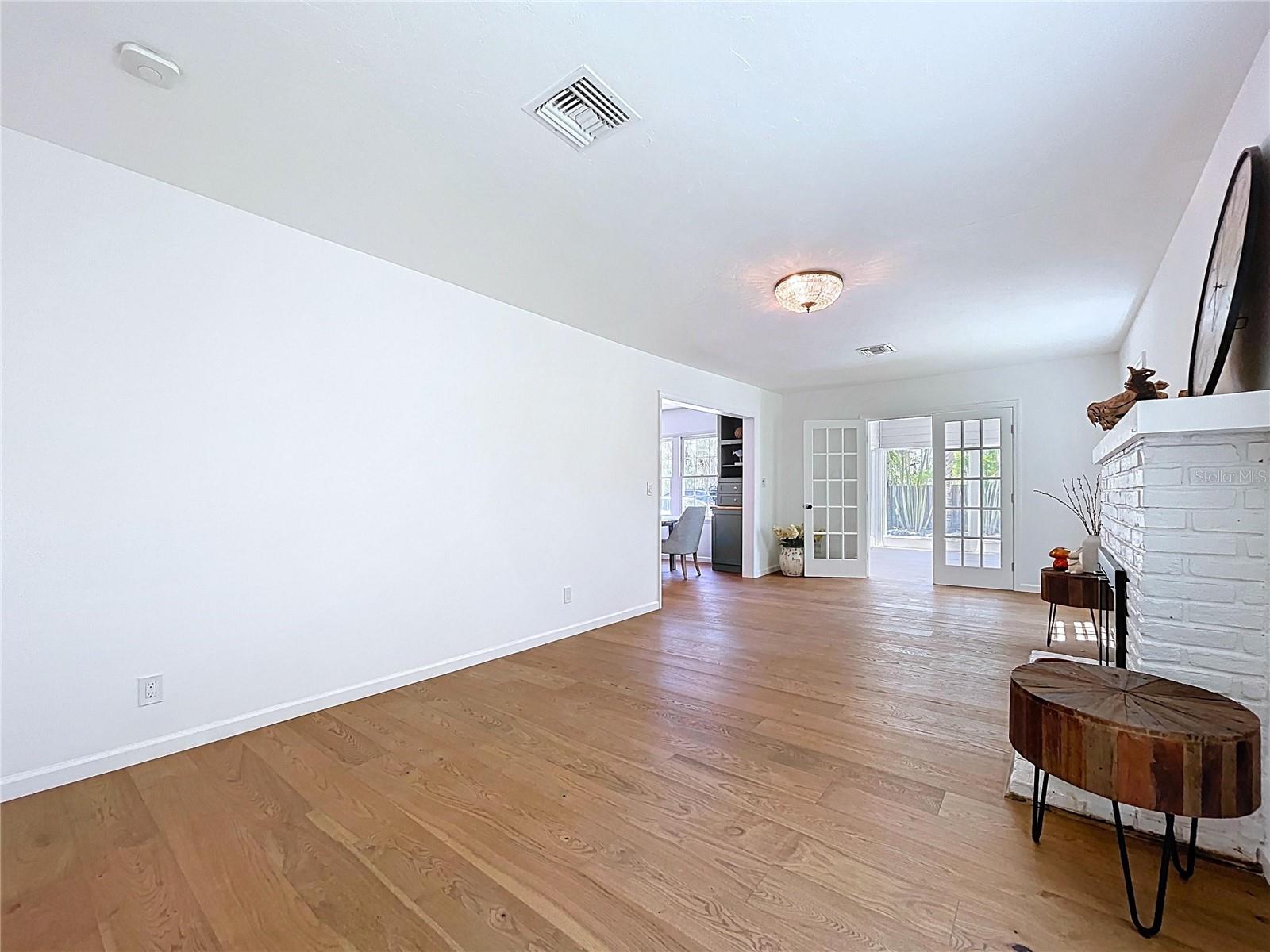 BAY ISLAND - Residential