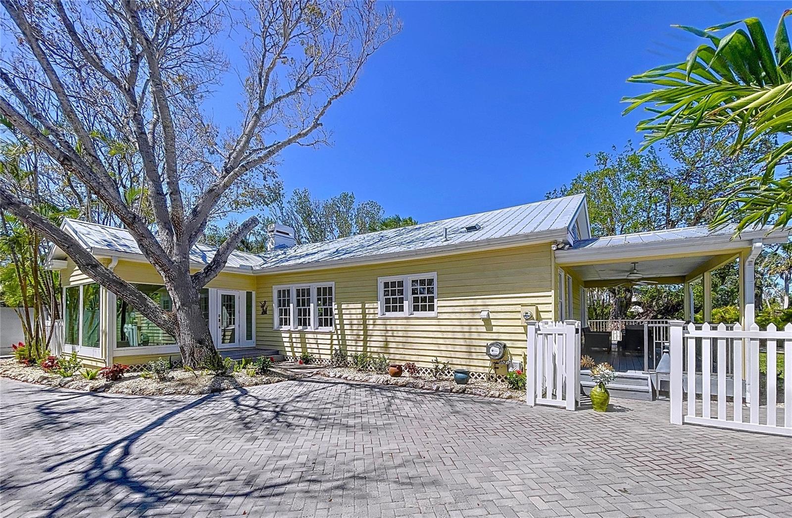 BAY ISLAND - Residential