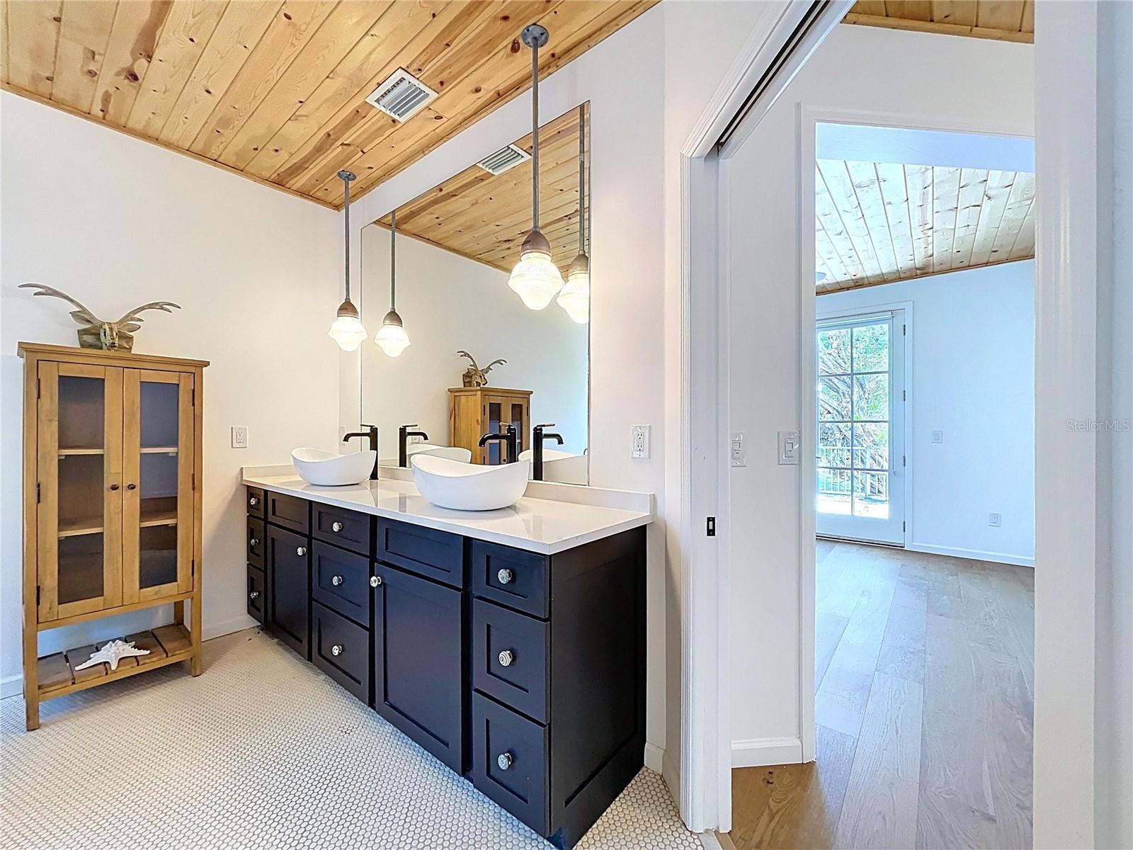 BAY ISLAND - Residential