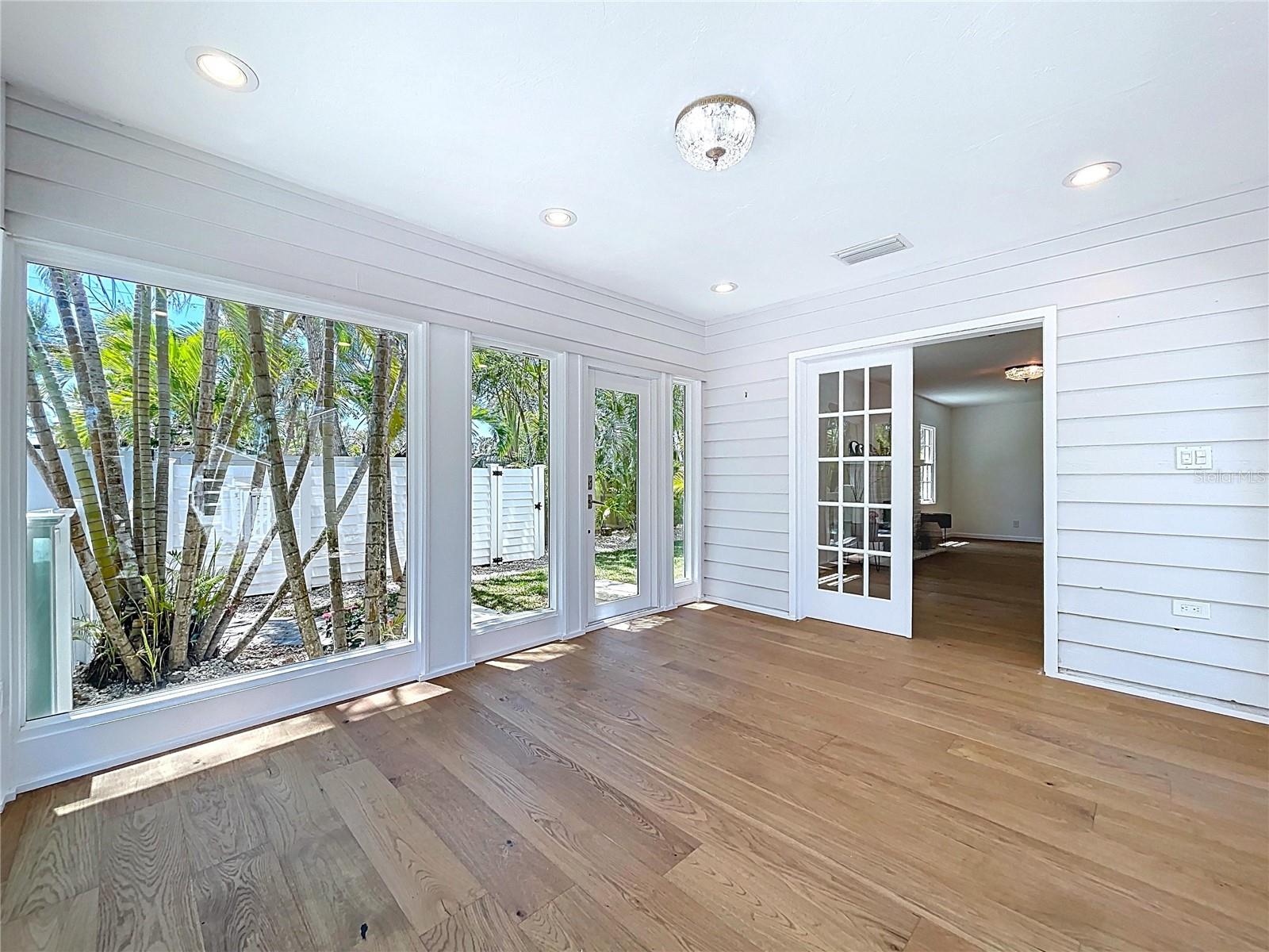 BAY ISLAND - Residential