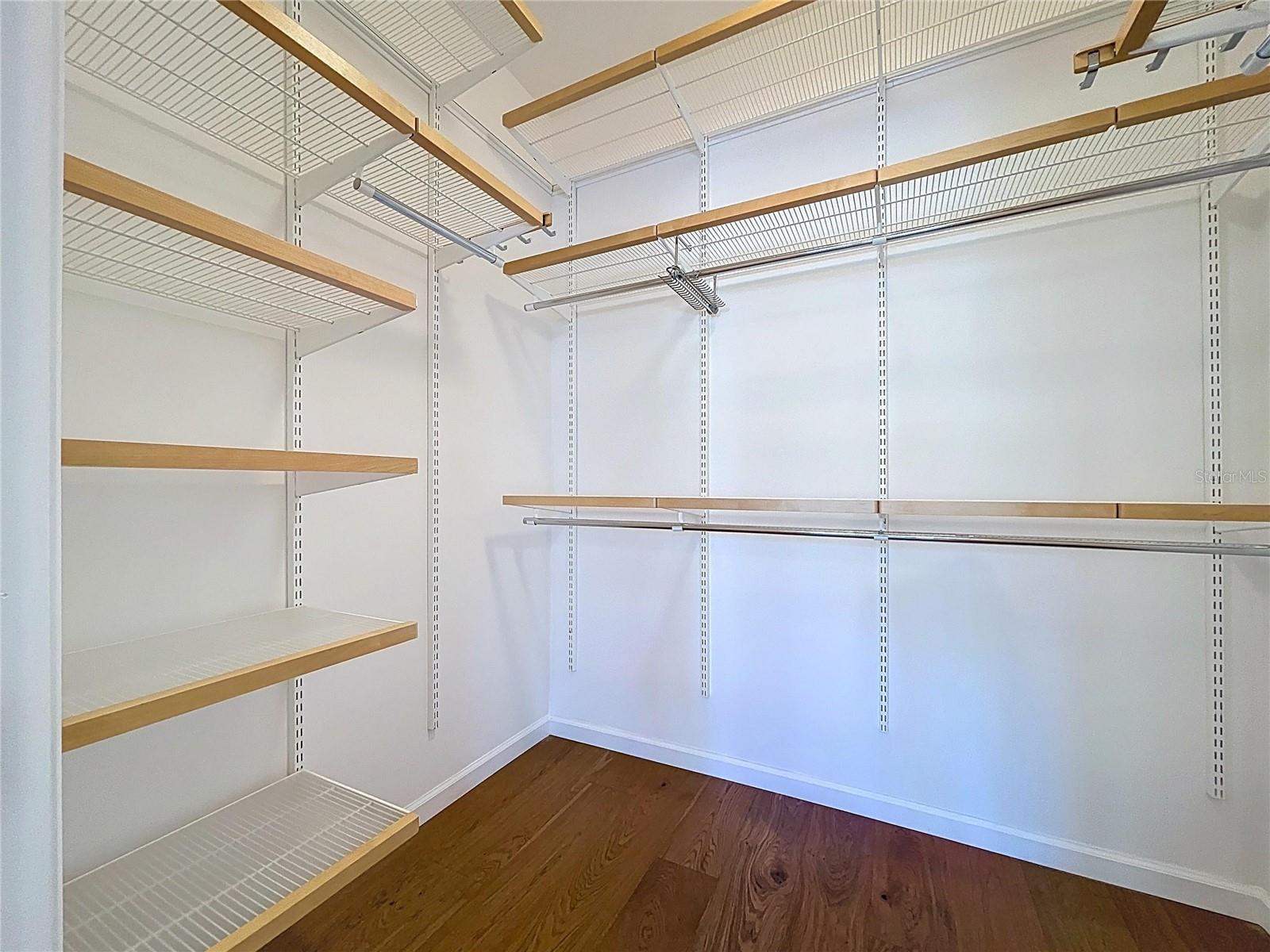 BAY ISLAND - Residential