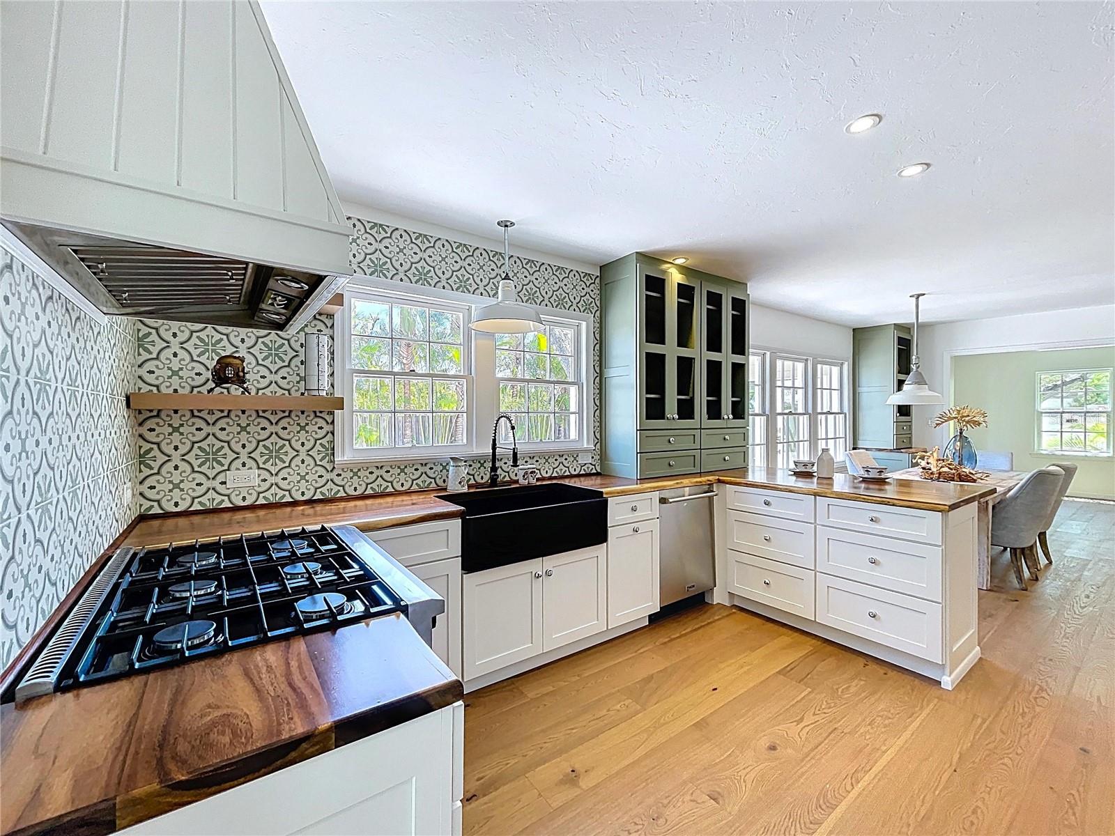 BAY ISLAND - Residential