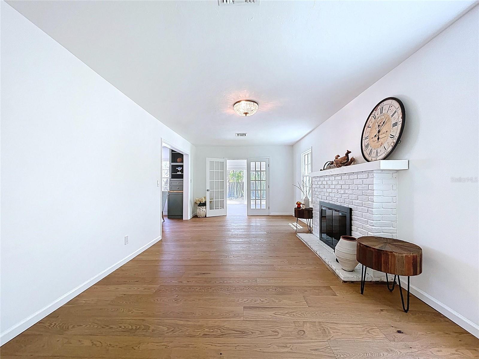 BAY ISLAND - Residential