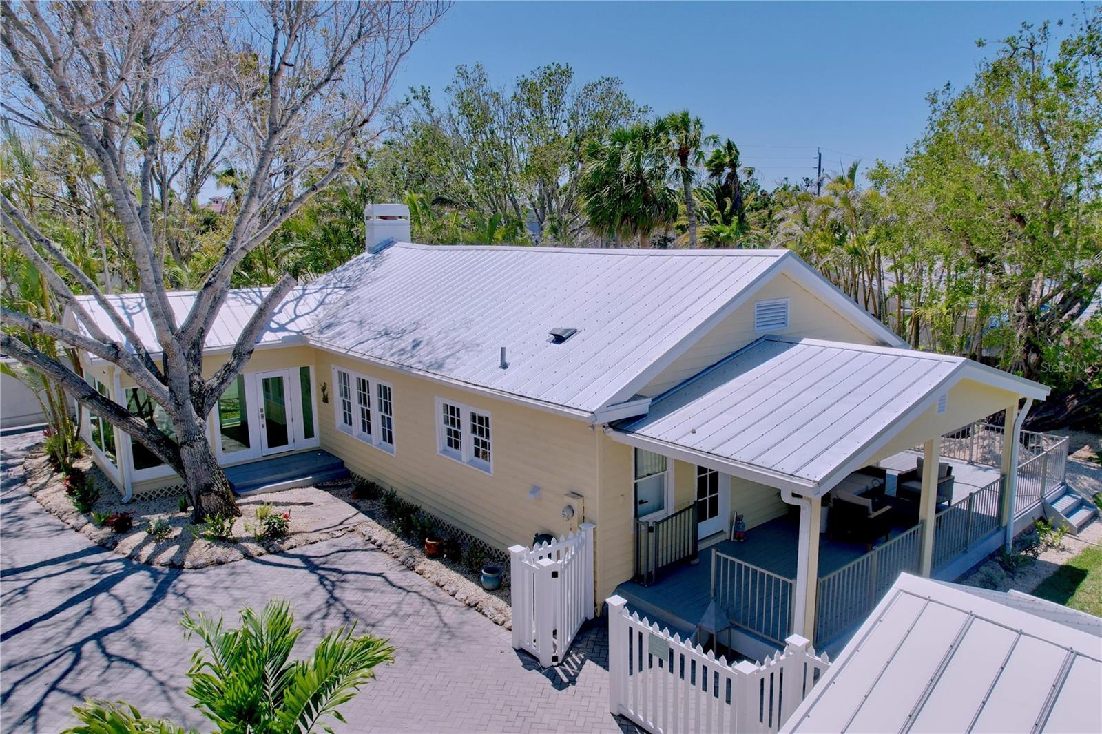 763 SIESTA DRIVE