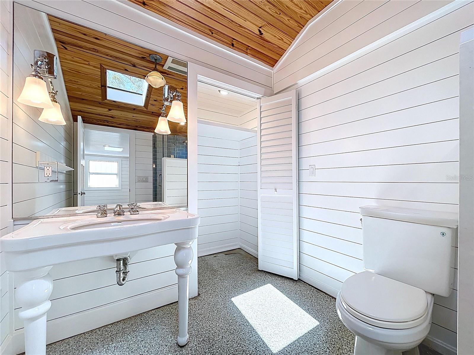 BAY ISLAND - Residential