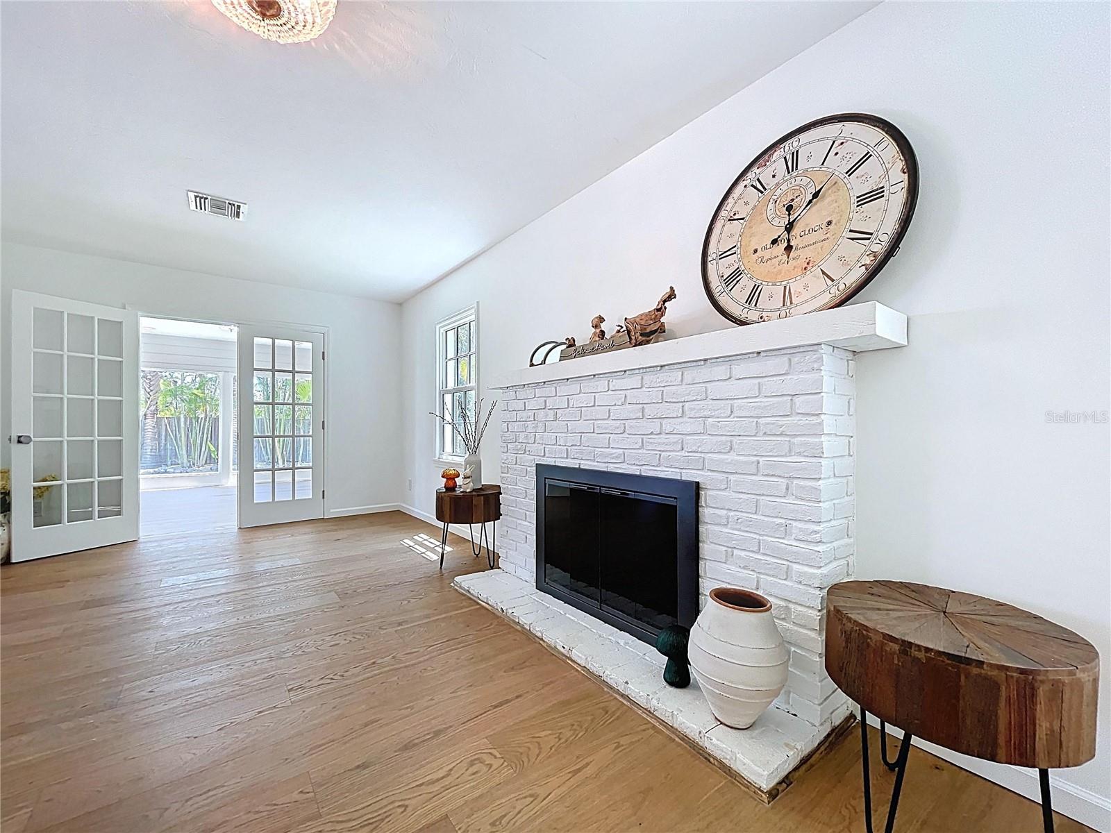 BAY ISLAND - Residential