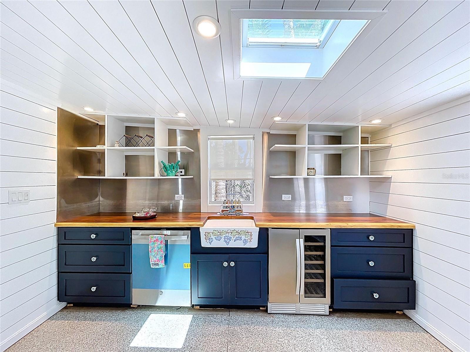 BAY ISLAND - Residential