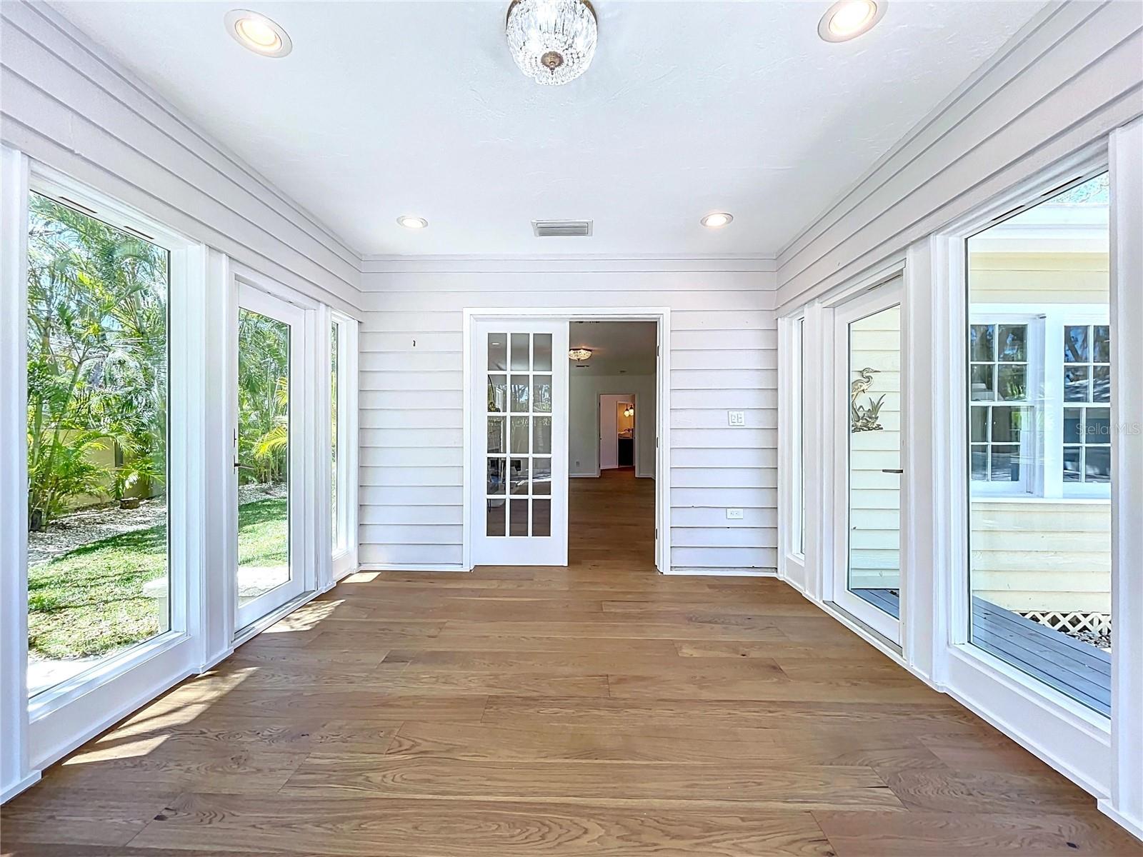 BAY ISLAND - Residential