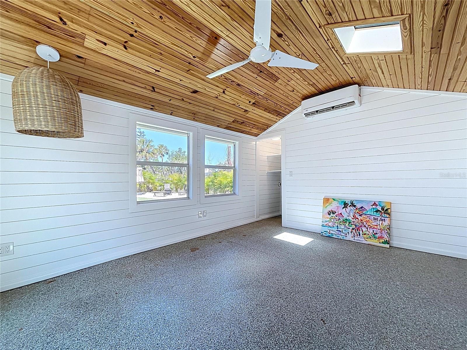 BAY ISLAND - Residential