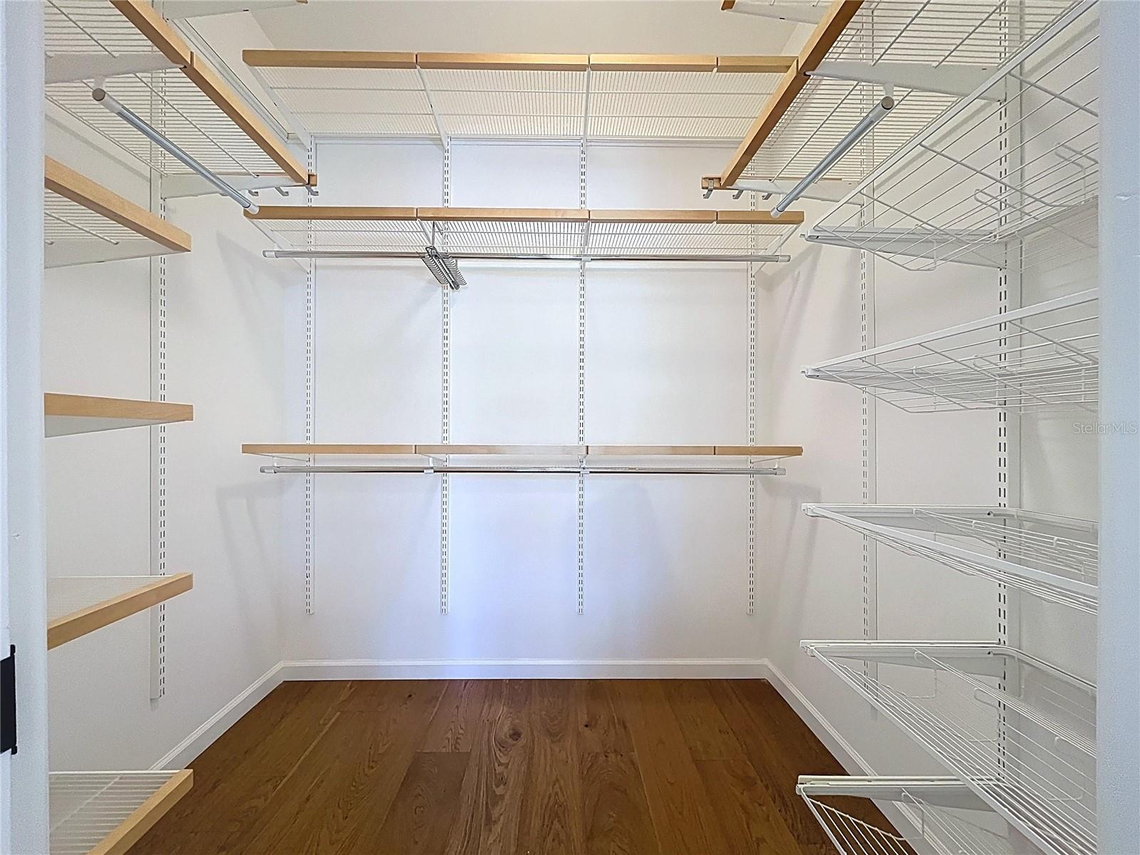 BAY ISLAND - Residential