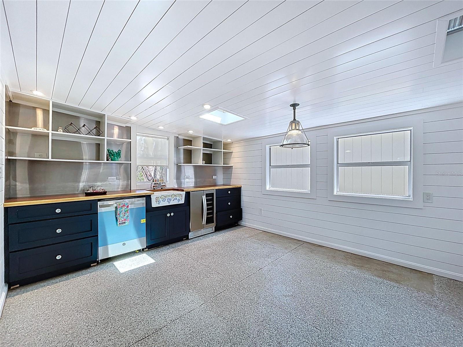 BAY ISLAND - Residential