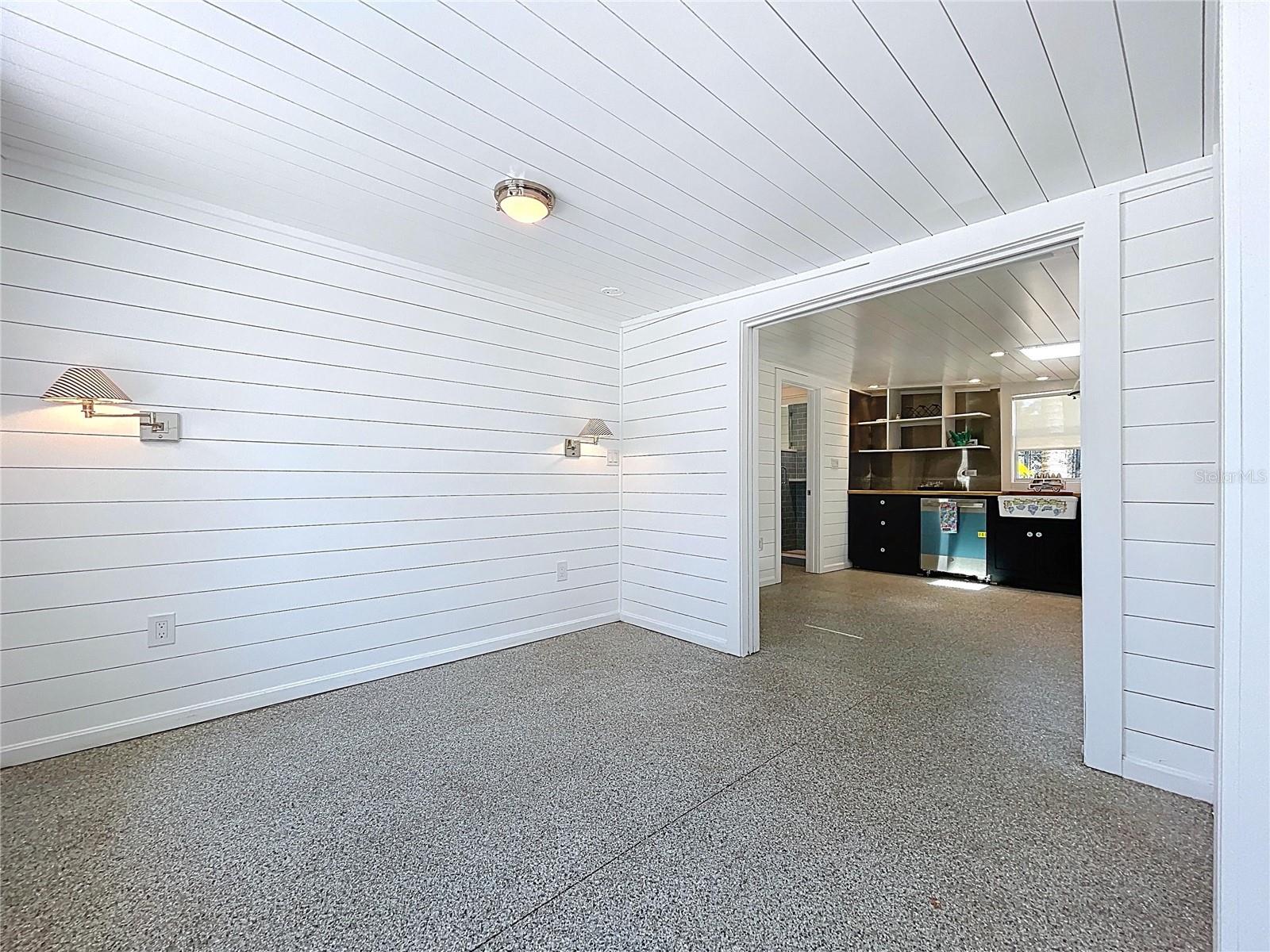 BAY ISLAND - Residential