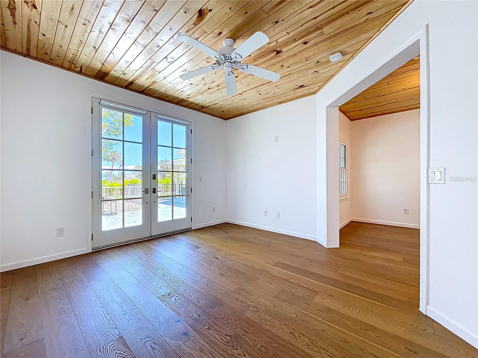 BAY ISLAND - Residential