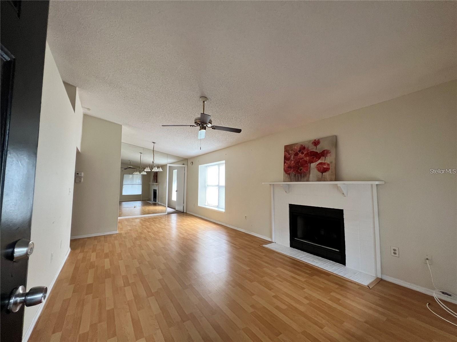 NORTH OAKS CONDO V - Residential