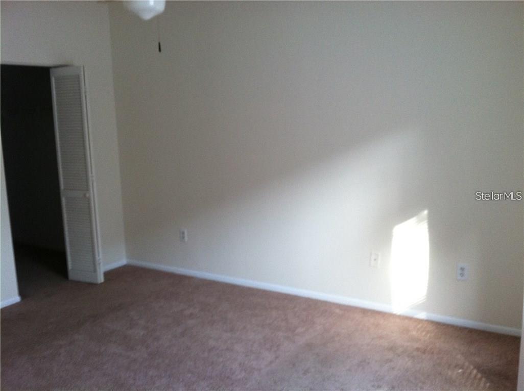 NORTH OAKS CONDO V - Residential