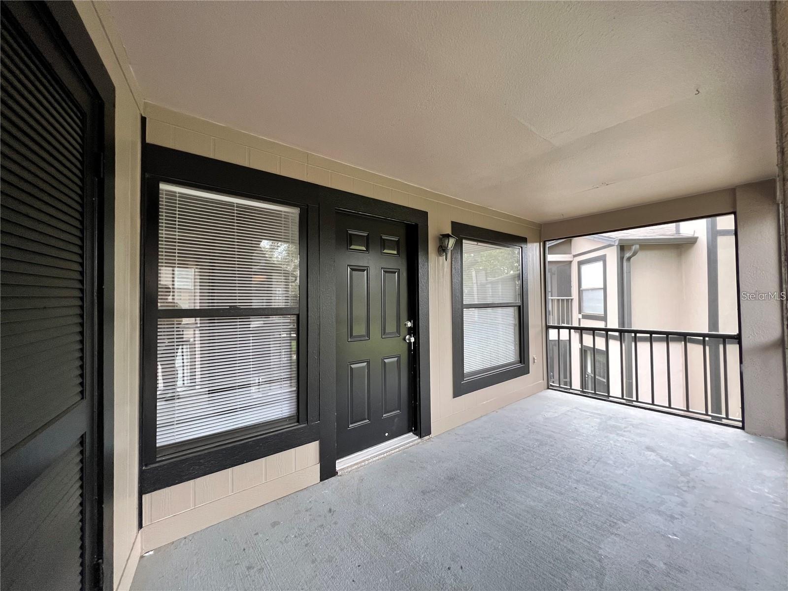 NORTH OAKS CONDO V - Residential