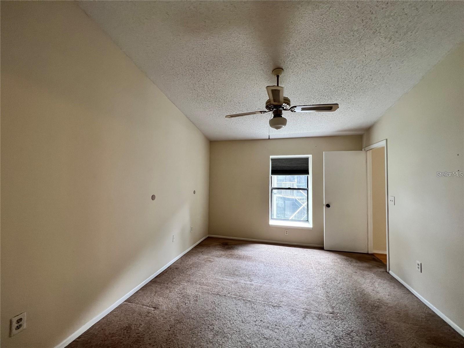 NORTH OAKS CONDO V - Residential