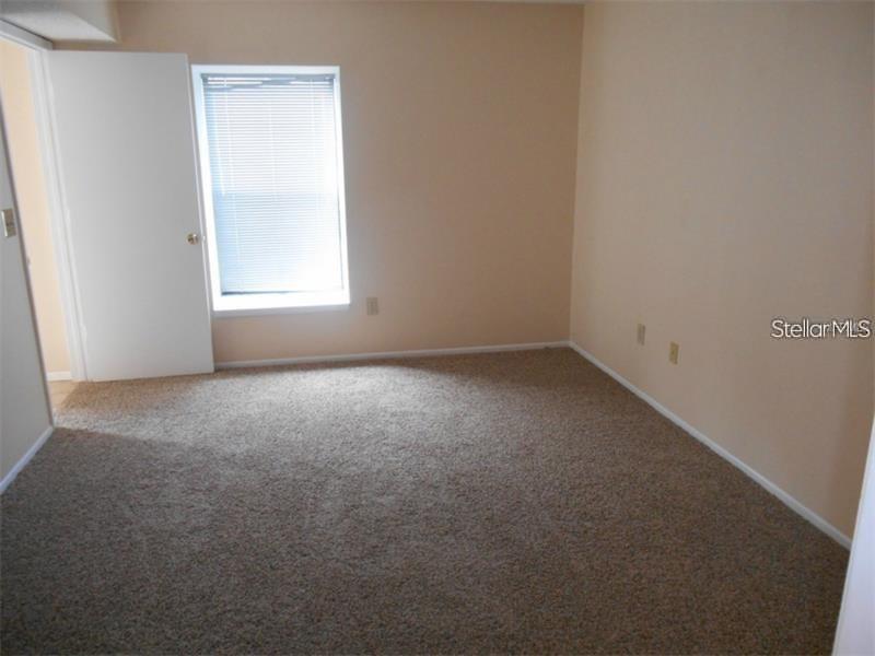 NORTH OAKS CONDO V - Residential