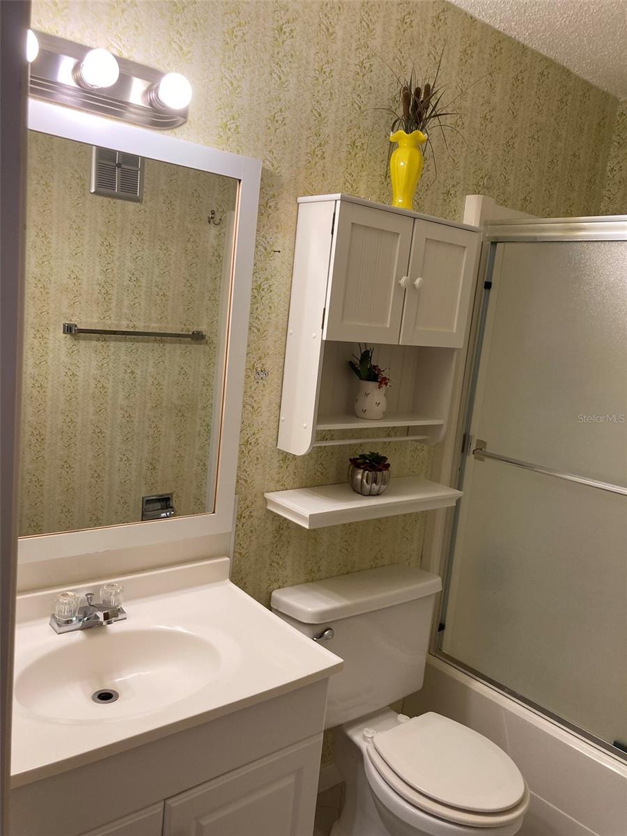 FIVE TOWNS OF ST PETE - Residential Lease